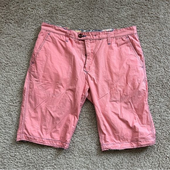 Jet Lag Reversible Graphic Print Salmon Pink Shorts Size 34 - Picture 3 of 10